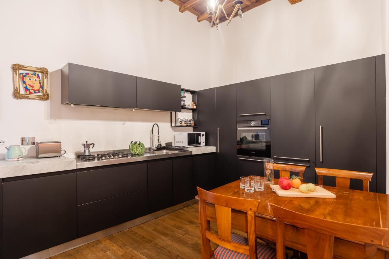 Chic And Style In Historical Via Giulia Apartman Róma Kültér fotó