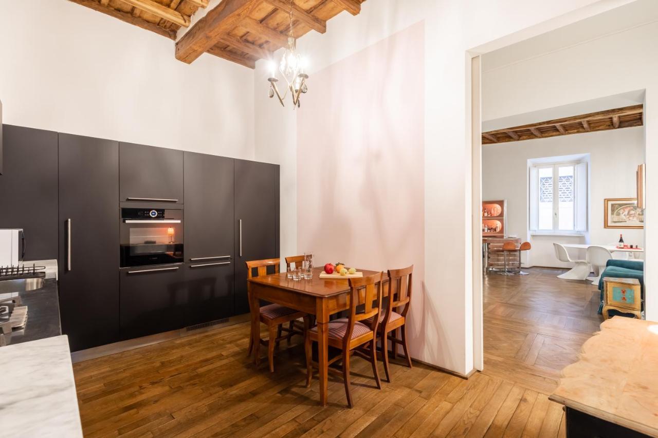 Chic And Style In Historical Via Giulia Apartman Róma Kültér fotó